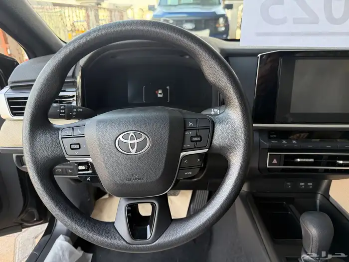 تويوتا كامري E موديل 2025 10