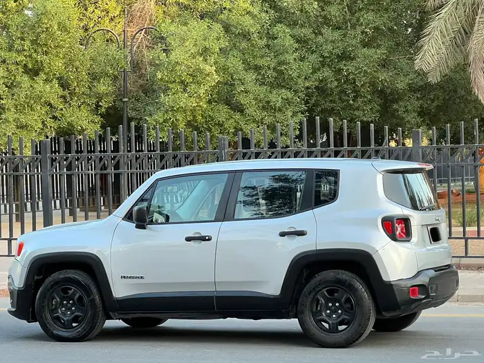 جيب رينيجيد 2016 5