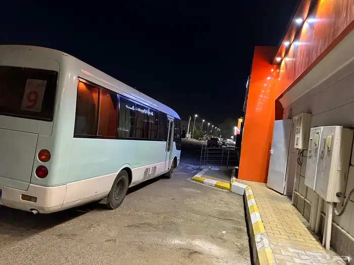 باص متسوبيشي روزا 4