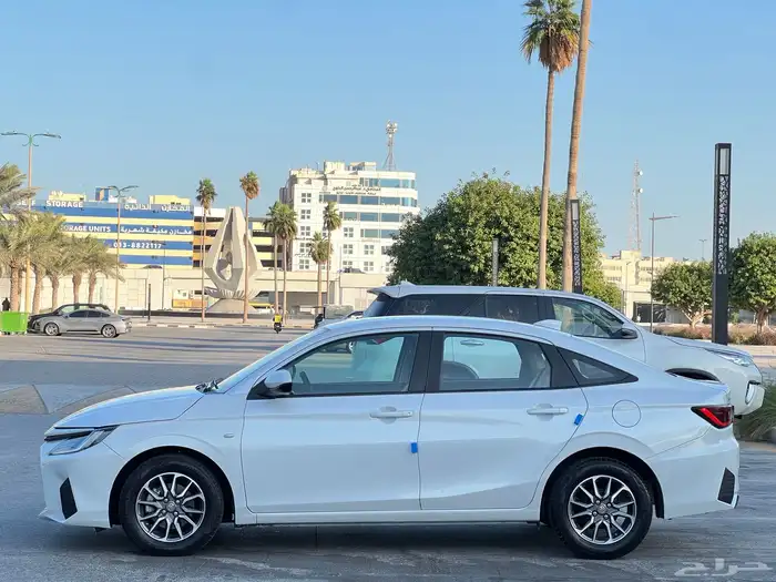 تويوتا يارس موديل 2023 نظيف 7