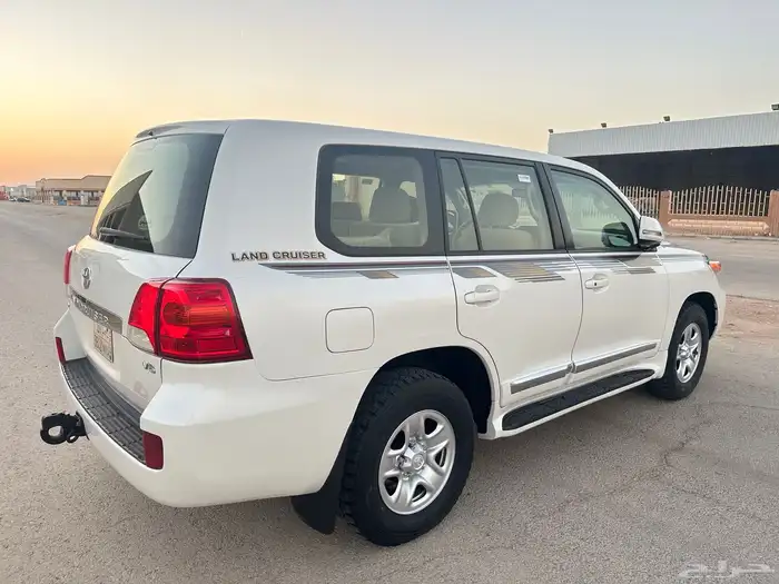 لاندكروزر هدد GX 2014 بريمي فتحه قير تماتيك شرط 8