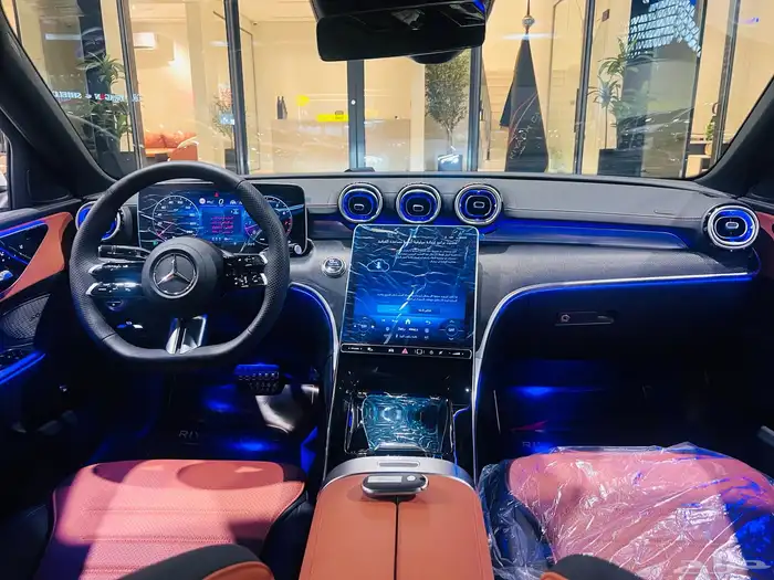 مرسيدس C200 AMG 2025 (اصفار) 21