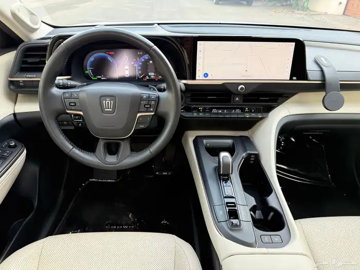 تويوتا كراون ماجستنا 2023 شبه جديد 19