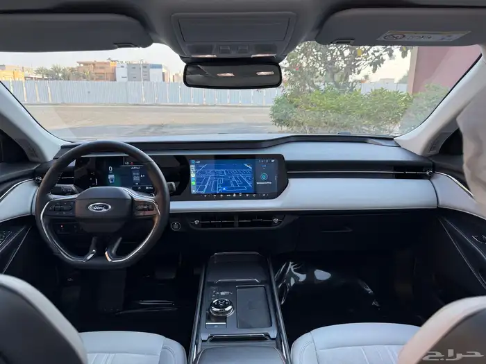 فورد تورس تيتانيوم فل كامل 2025 شبه جديد 30