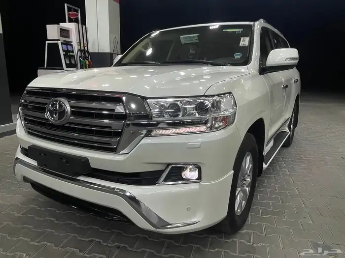 جيب لاندكروزر موديل 2017 وارد عبداللطيف جميل 38