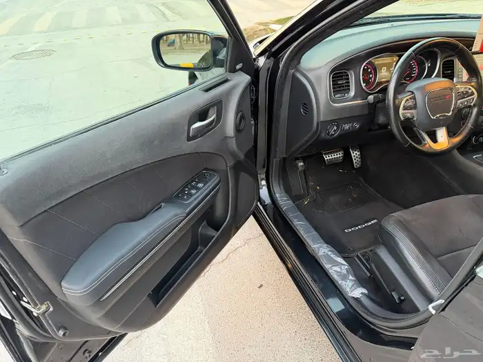 دوج تشارجر RT 2016 فل هاوس هيمي 8 سلندر بحالة الوكاله 33