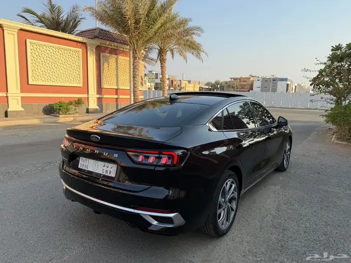 فورد تورس تيتانيوم فل كامل 2025 شبه جديد 6