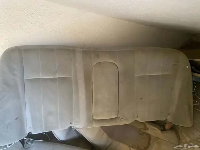 مرتبة فورد قراند ماركيز خلفية نظيفة تحتاج تلميع فقط 1