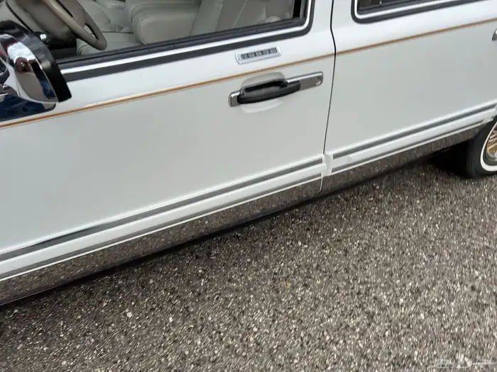 لينكولن تاون كار 1992 بريزيدينت 12