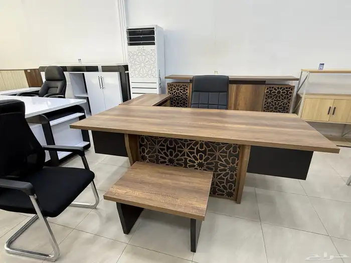 مكاتب ادراية فخمة جميع المقاسات 36
