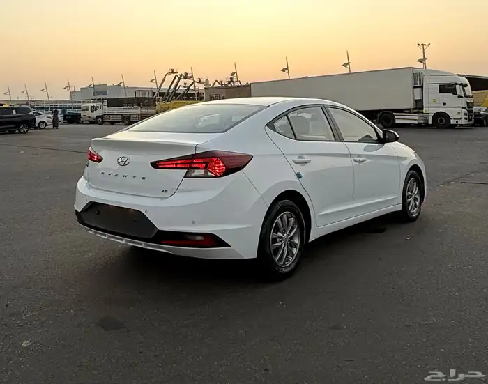 هونداي النترا 2020 ( بنزين ) شبه جديدة للبيع 3