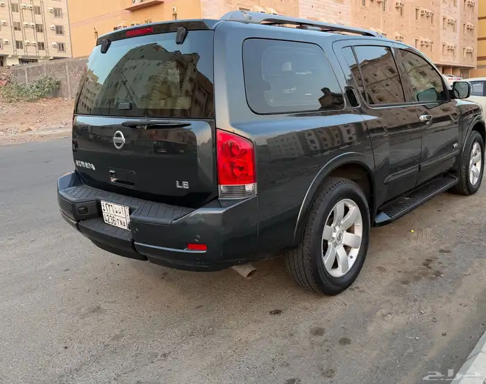 جيب ارمادا2009مخزن 8