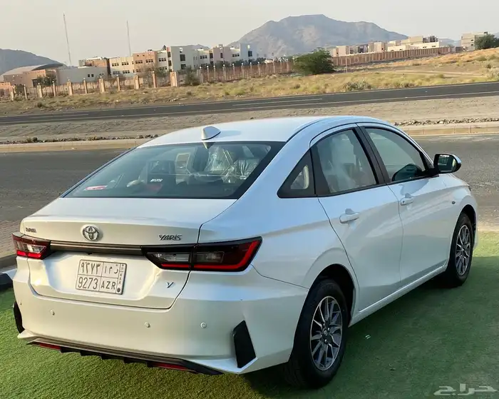 تويتا يارس2024 ممشي 11 الف y plus 9