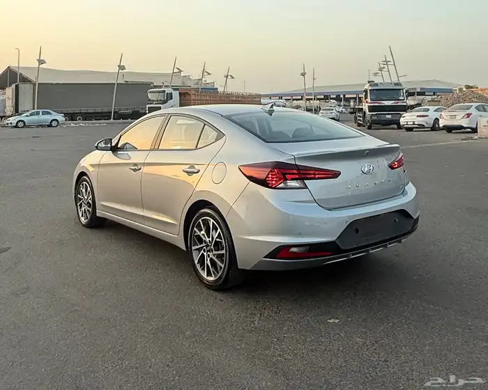 هونداي النترا 2020 ( بنزين ) فل كامل بدون فتحه سقف للبيع 5