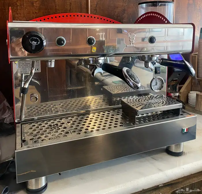 اغراض كافيه كامله من مكاين ومستلزمات 3