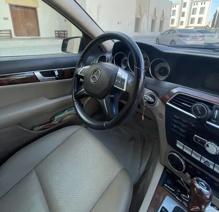 مرسيدس c200 موديل 2013 11