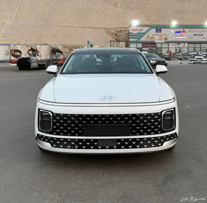 هونداي ازيرا 2023 ( بنزين ) فل كامل شبه جديدة للبيع 1