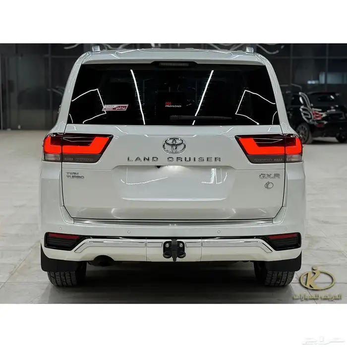 تويوتا - لاندكروزر GXR.L4 2023 - عداد 43 الف فقط 4