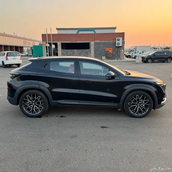 شانجان Uni-T 2024 فئة الفل Elite اسود 68000 5