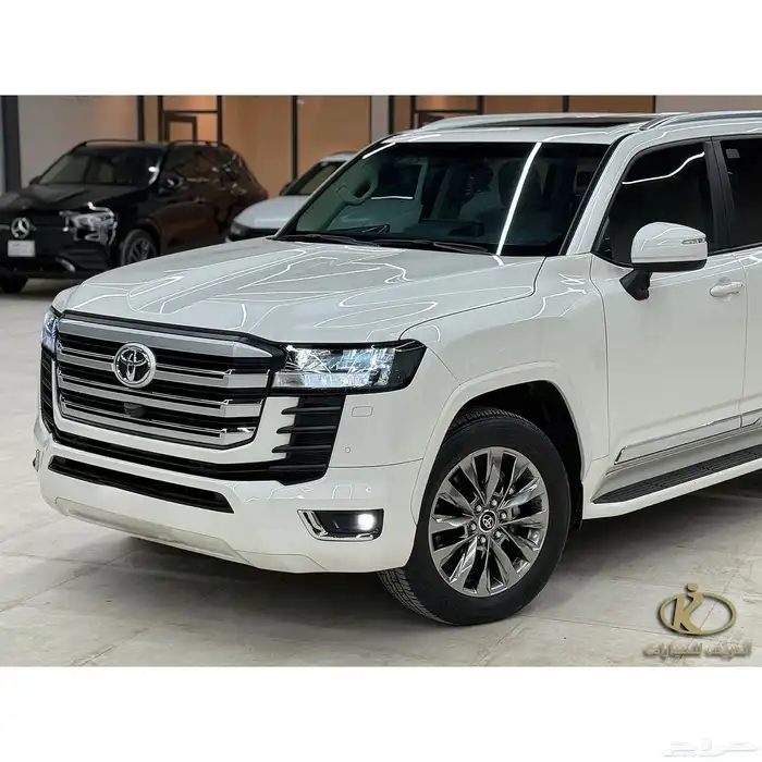 تويوتا - لاندكروزر GXR.L4 2023 - عداد 43 الف فقط 2