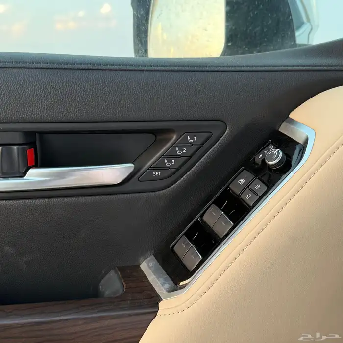 لاندكروزر 300 VX هايبرد 2025 للبيع كاش او اقساط 11