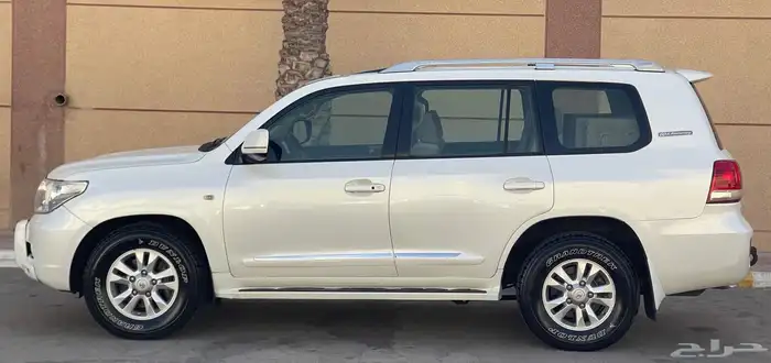 تويوتا- لاند كروزر-2011-GXR-بنزين- V8- -إصدار 60- عام 8