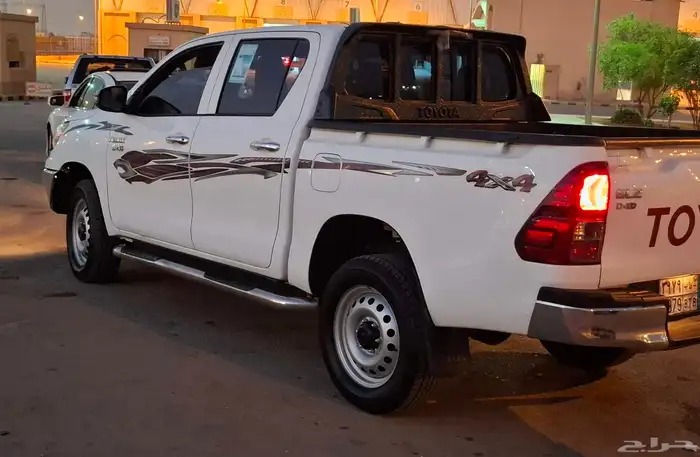 toyota Hilux 2023 4x4 diesel manual gear 2