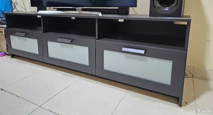 طاوله تلفزيون من ايكيا 1