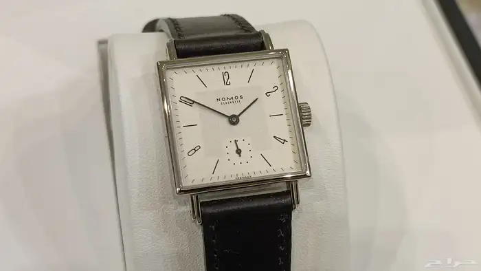 ساعة نوموس قلاشوت الفاخرة 6