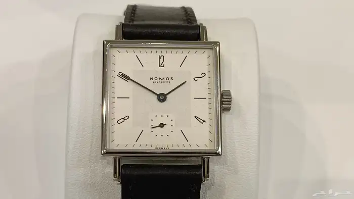 ساعة نوموس قلاشوت الفاخرة 0