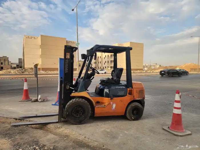 فوركلفت forklifts رافعة شوكية للايجار 0