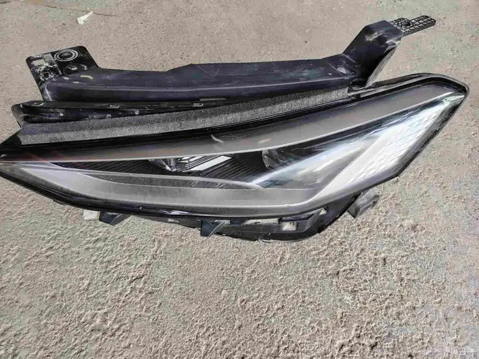 يوجد لدينا شمعات كيا 8 اصلي موديل 2024 1