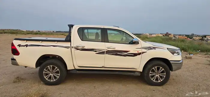 تويوتا هايلو س ديزل 2800 موديل 2021 نظيفة جدا 9