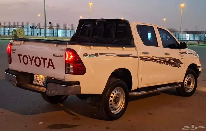 toyota Hilux 2023 4x4 diesel manual gear 4