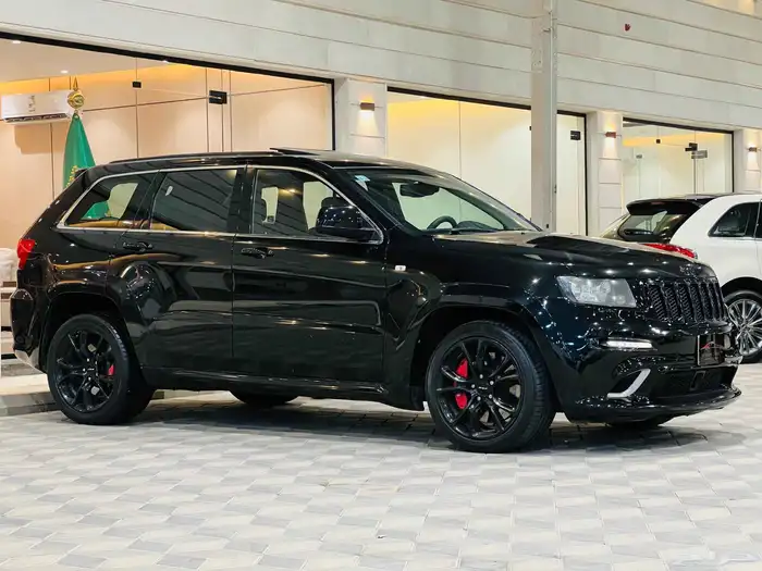 جراند شيروكي SRT 2013 سعودي بحاله جيده 1