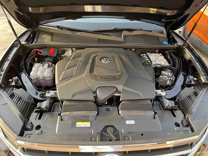 جيب طوارق فولكس واجن أسود R-line 2022 Touareg Volkswagen SUV 31