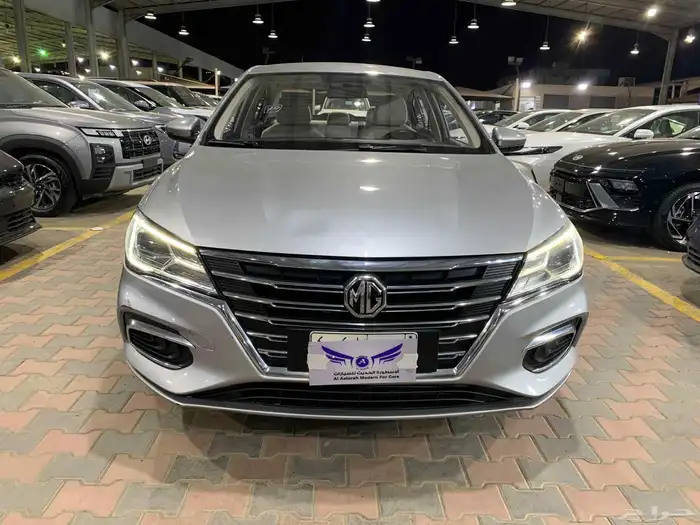 ام جي 5 2023 متاح تقسيط 3