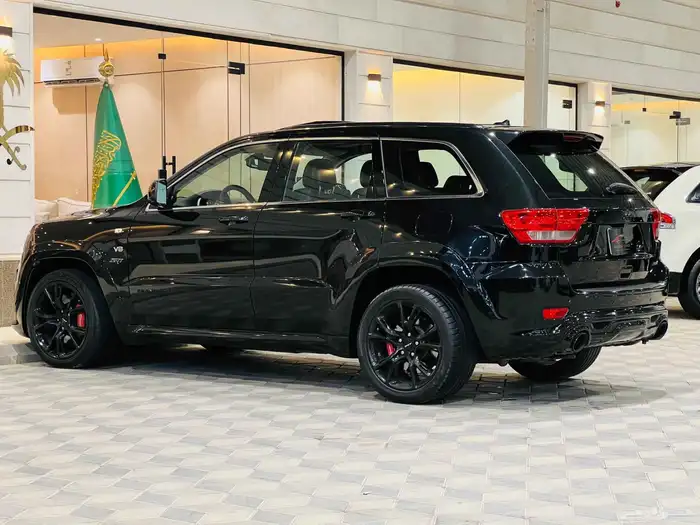 جراند شيروكي SRT 2013 سعودي بحاله جيده 4