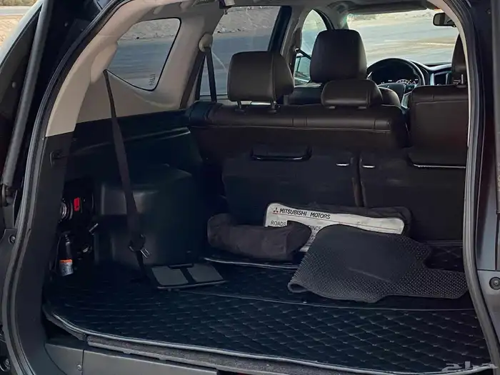 متسوبيشي مونتيرو 2022ديزل أعلى فئه 11