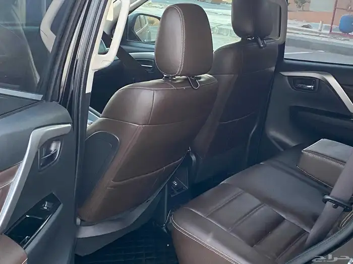 متسوبيشي مونتيرو 2022ديزل أعلى فئه 12