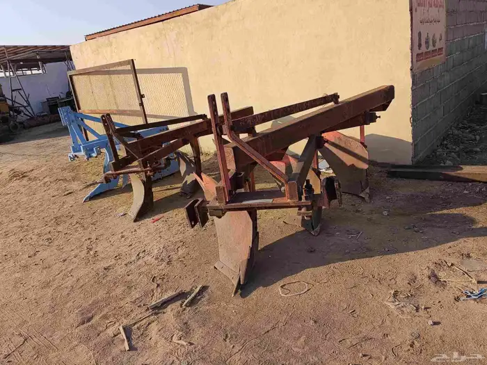 محراث رتل او شقاق او صاروخ او فجاج عدة اسامي له 3