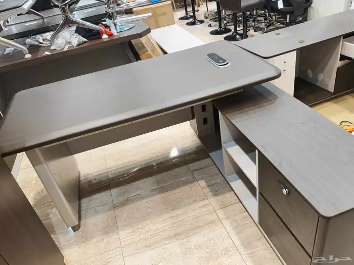 مكتب مدير طقم مودرن مع دولاب واصلنا الجديد 3