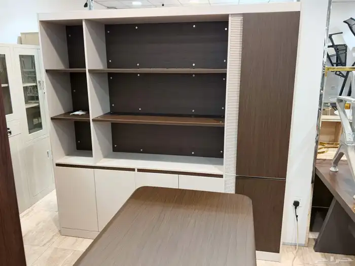 مكتب مدير طقم مودرن مع دولاب واصلنا الجديد 5