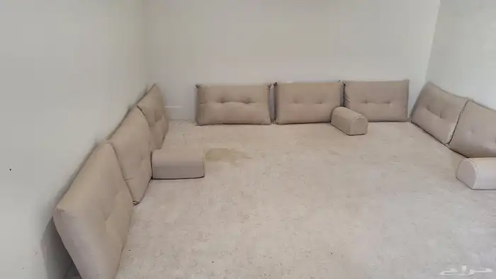 مخاد وفرشات استراحة للبيع اليووم 4