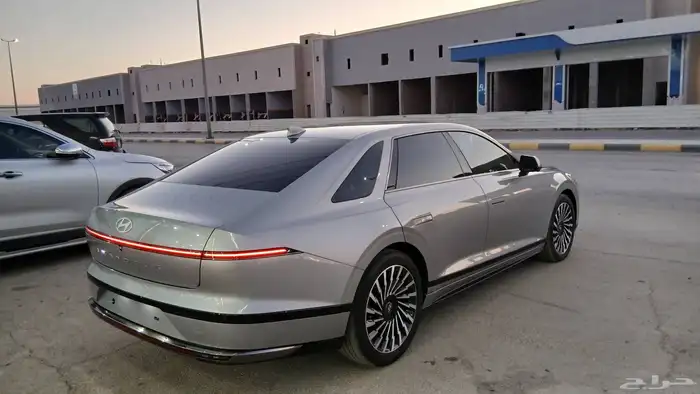 ازيرا 2023 الشكل االجديد ممشى 42 الف 4