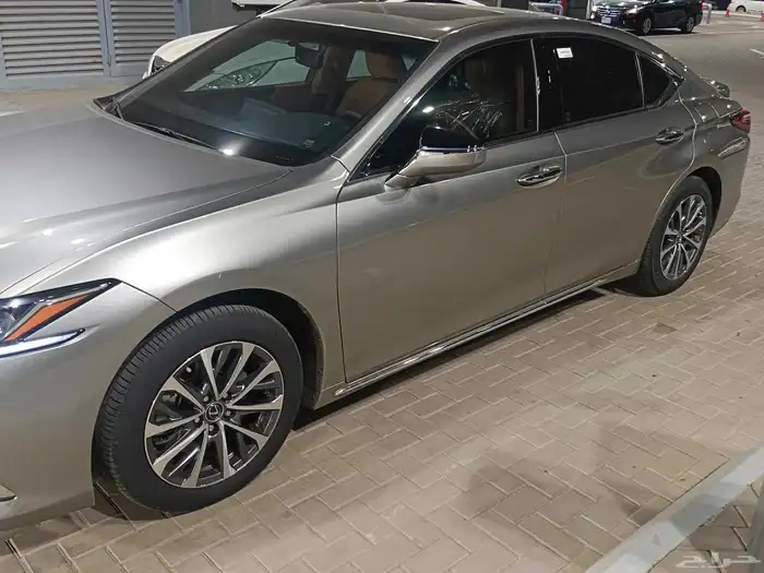 لكزس ES350 موديل 2025 2