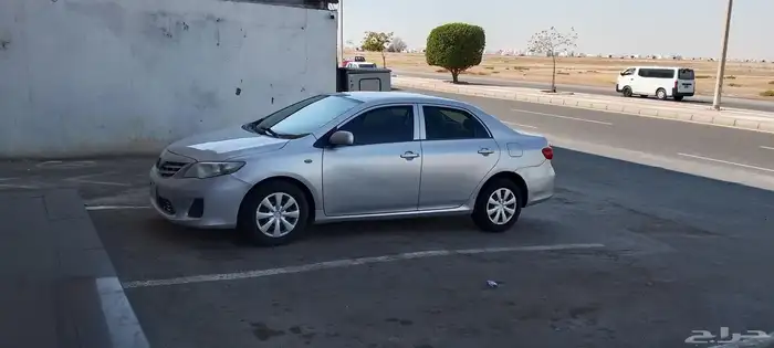 كرولا 2012 اتوماتيك زجاج كهرباء . بودي نظيف . خالي م الحوادث 9