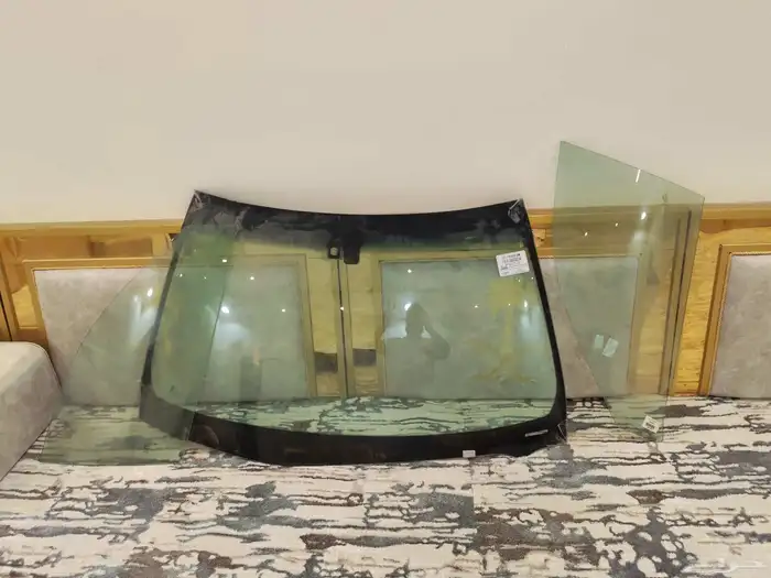 (زجاج  قزاز) زجاج أمامي و أبوب يمين و يسار أمامي 0