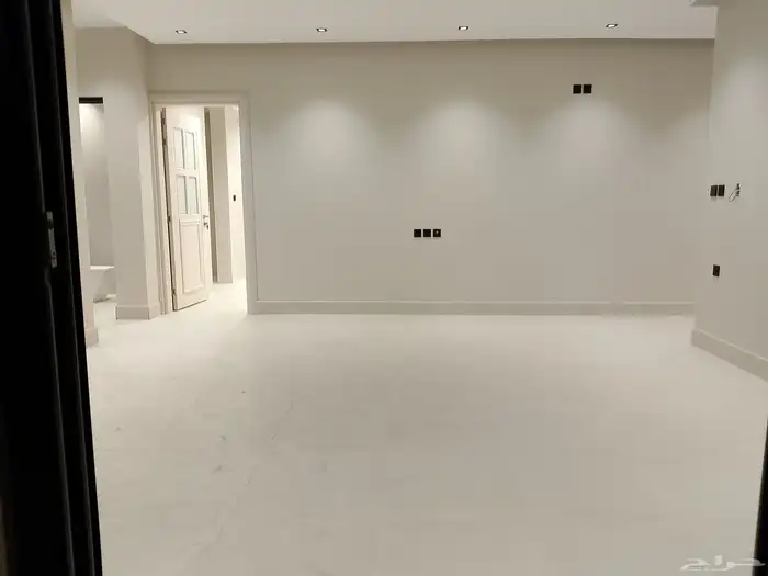 للبيع شقه تمليك ارضيه حي احد بالدمام جديد6 غرف وصاله 690 الف 13