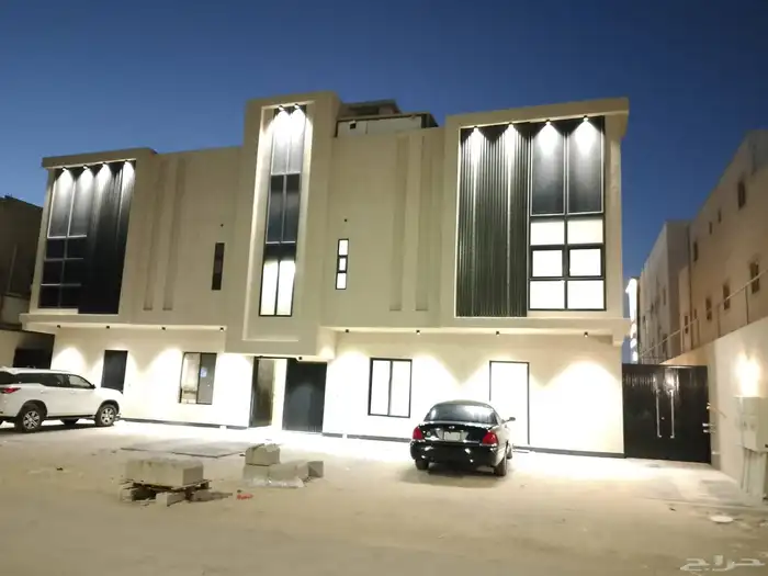 للبيع شقه تمليك ارضيه حي احد بالدمام جديد6 غرف وصاله 690 الف 0